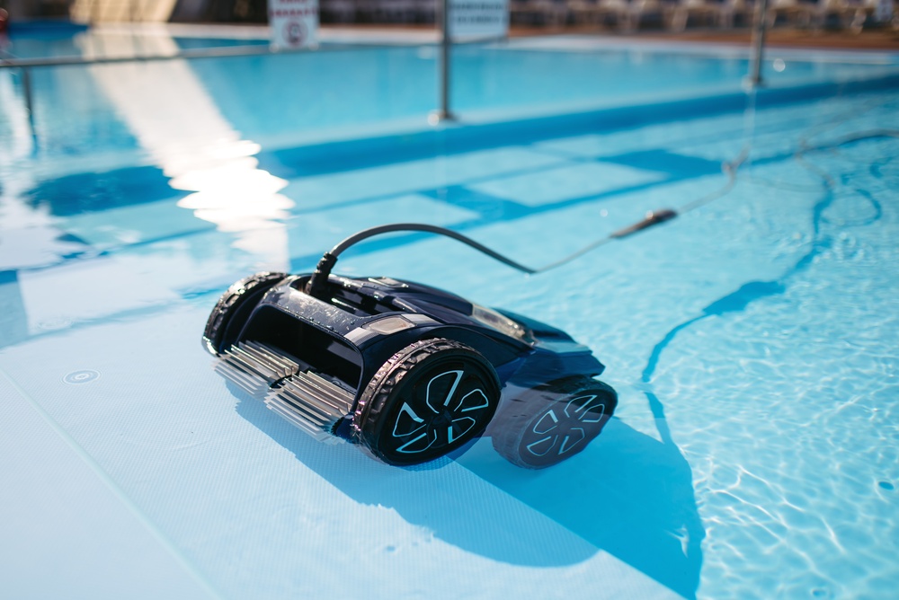 Aprende a limpiar el fondo de tu piscina