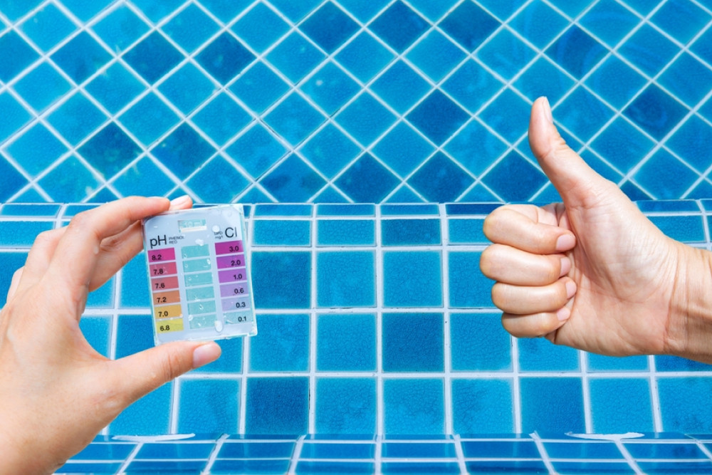 ¿Cuánto cloro necesita una piscina? ¡Guía básica!